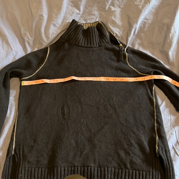 Vince 2 Tone Sweater - Size: S - Picture 13 of 14